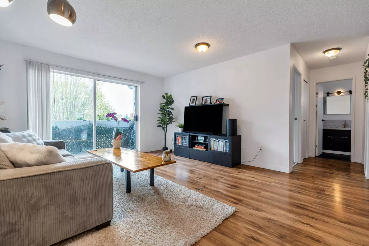 Dining Area Photo of 311 2055 Suffolk Avenue, Port Coquitlam, BC