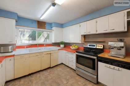 Kitchen Photo of 12058 Harris Road, Pitt Meadows, BC