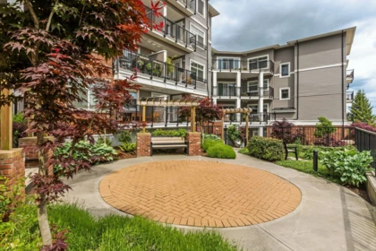 Front Yard Photo of 416 6480 195a Street, Surrey, BC