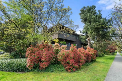 Front Yard Photo of 209 1720 W 12th Avenue, Vancouver, BC