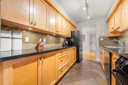 Primary Bathroom Photo of 209 1720 W 12th Avenue, Vancouver, BC