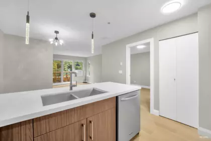 416 7131 Stride Avenue, Burnaby, BC, Burnaby — Apartment/Condo for sale