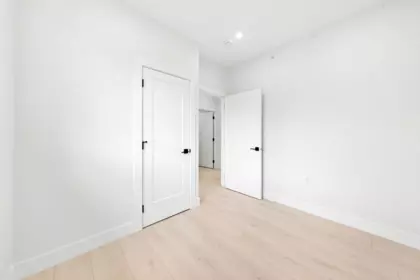 Swimming Pool Photo of 1 3274 E 44th Avenue, Vancouver, BC