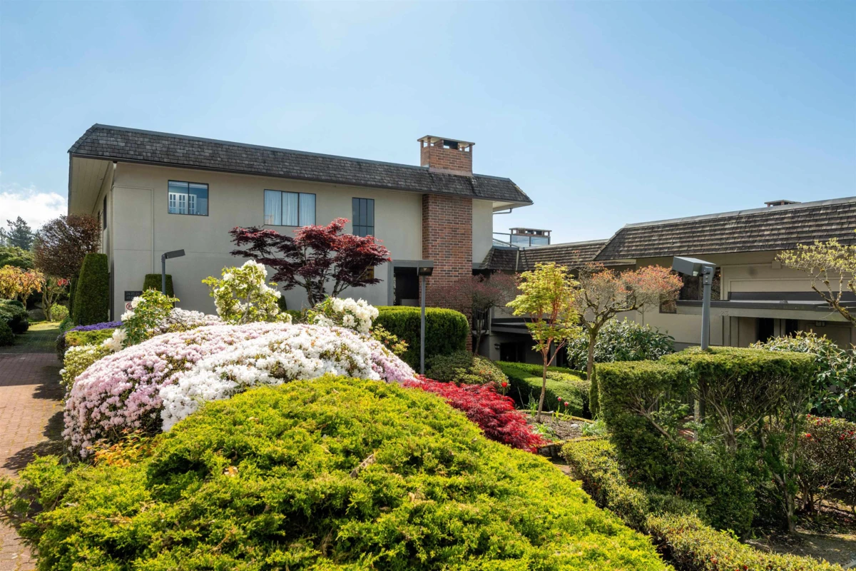 Family Room Photo of 26 2214 Folkestone Way, West Vancouver, BC
