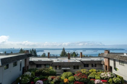 Breakfast Nook Photo of 26 2214 Folkestone Way, West Vancouver, BC