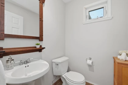 Primary Bathroom Photo of 1558 Bowser Avenue, North Vancouver, BC