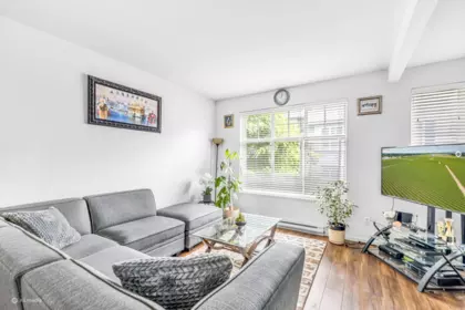 Kitchen Photo of 20 5858 142 Street, Surrey, BC