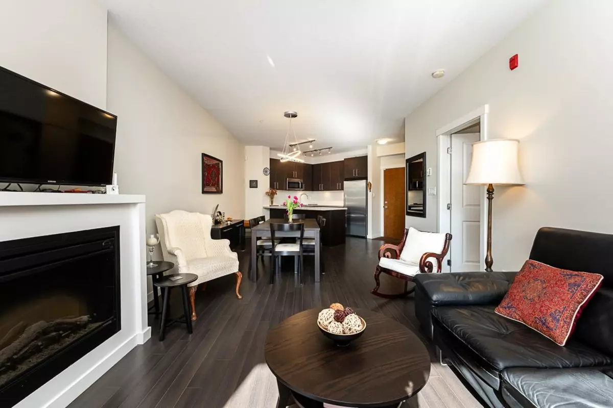 Dining Area Photo of 311 159 W 22nd Street, North Vancouver, BC