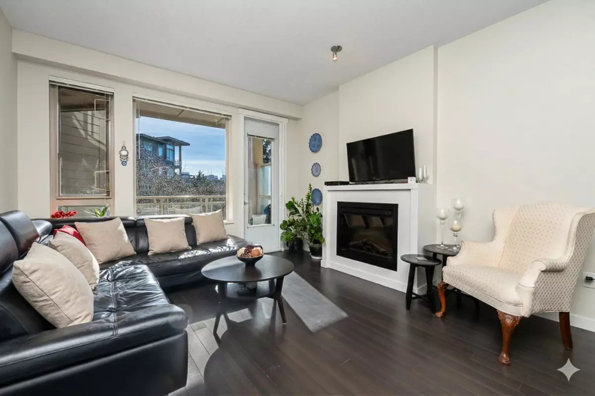 Family Room Photo of 311 159 W 22nd Street, North Vancouver, BC