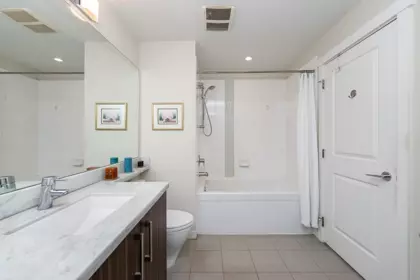 Walk-In Closet Photo of 311 159 W 22nd Street, North Vancouver, BC
