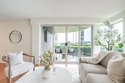 Pantry Photo of 1 2243 Bellevue Avenue, West Vancouver, BC