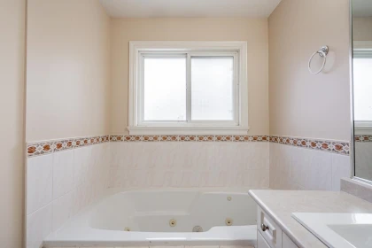 Entry Foyer Photo of 8358 144 Street, Surrey, BC