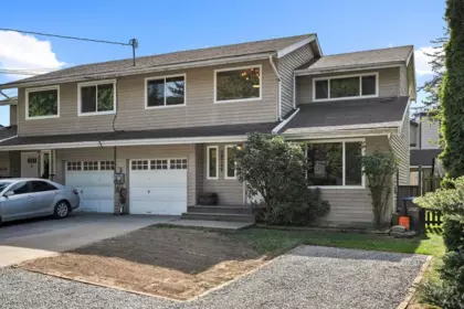 39706 Government Road, Squamish, BC, Squamish — Half Duplex for sale