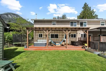 Outdoor Kitchen Photo of 39706 Government Road, Squamish, BC