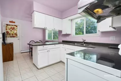 Kitchen Photo of 6858 Tyne Street, Vancouver, BC