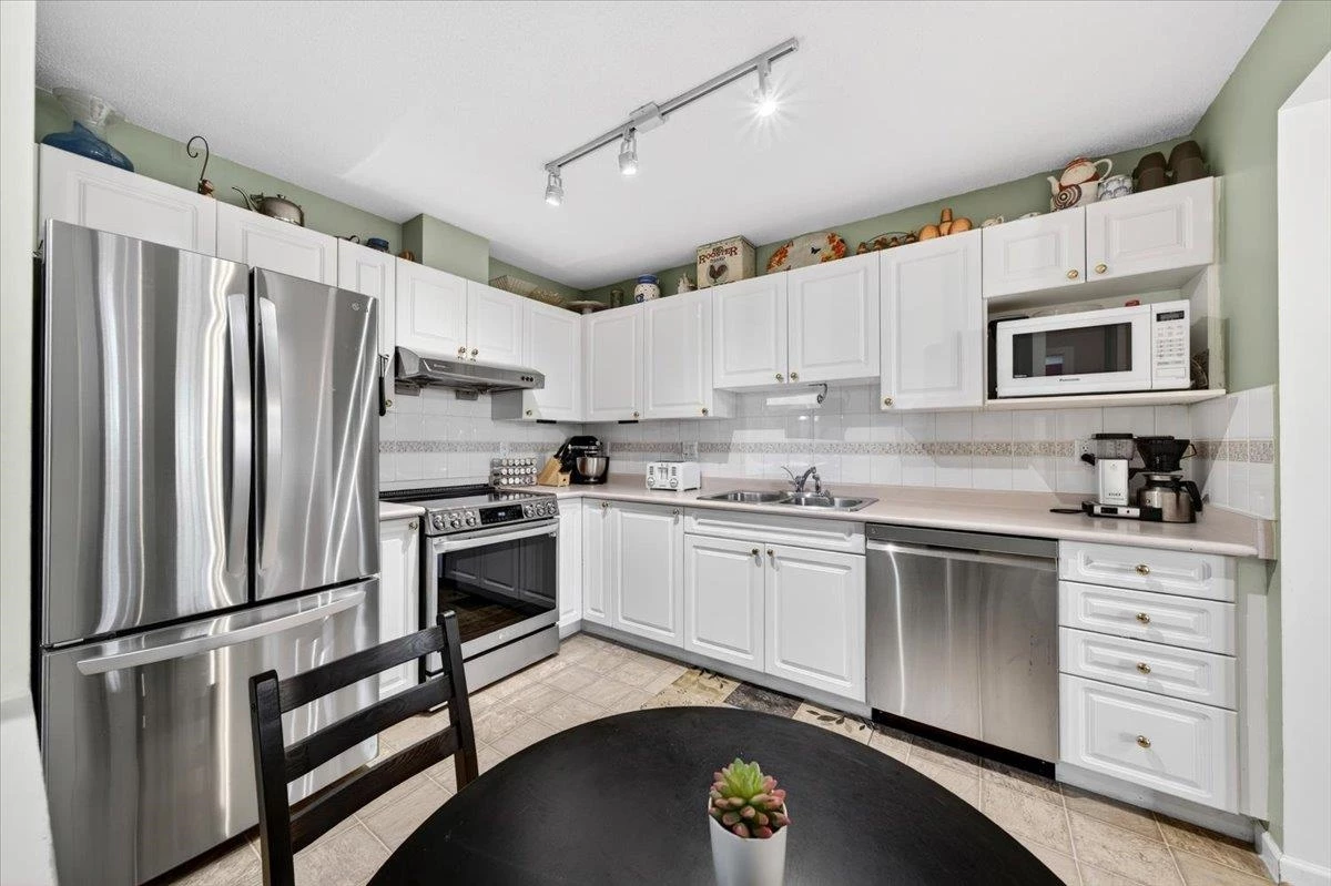 Dining Area Photo of 122 2678 Dixon Street, Port Coquitlam, BC
