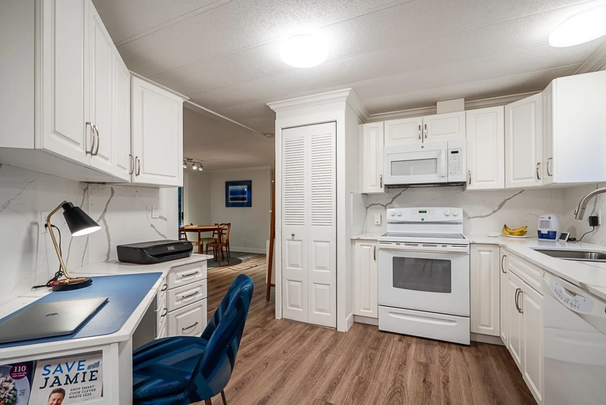 Dining Area Photo of 255 27111 Avenue, Langley, BC