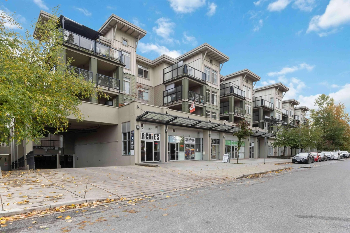 Family Room Photo of 101 10180 153 Street, Surrey, BC