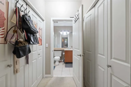 Entry Foyer Photo of 101 10180 153 Street, Surrey, BC