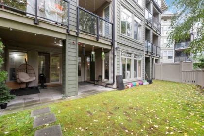 Swimming Pool Photo of 101 10180 153 Street, Surrey, BC