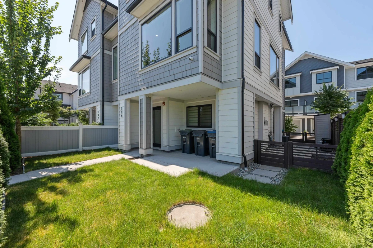 Family Room Photo of 108 Jardine Street, New Westminster, BC