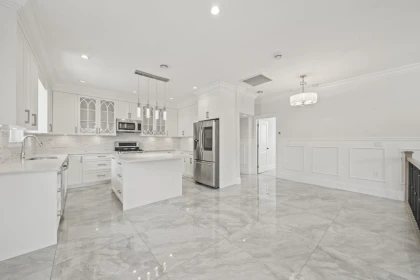 Kitchen Photo of 1720 Sutherland Avenue, North Vancouver, BC