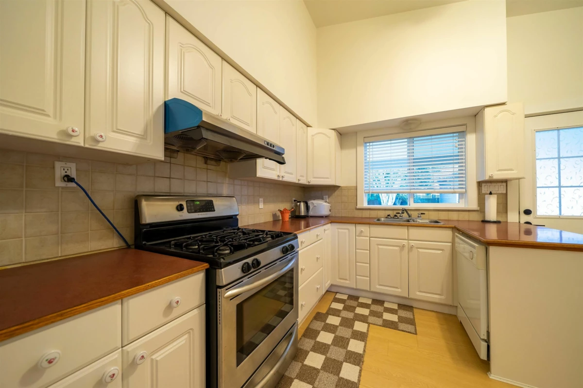 Dining Area Photo of 10979 64a Avenue, Delta, BC