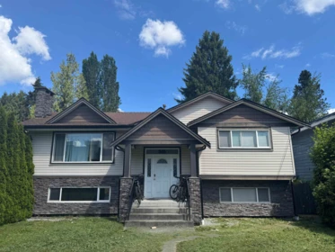 589 Foster Avenue, Coquitlam, BC, Coquitlam — Half Duplex for sale