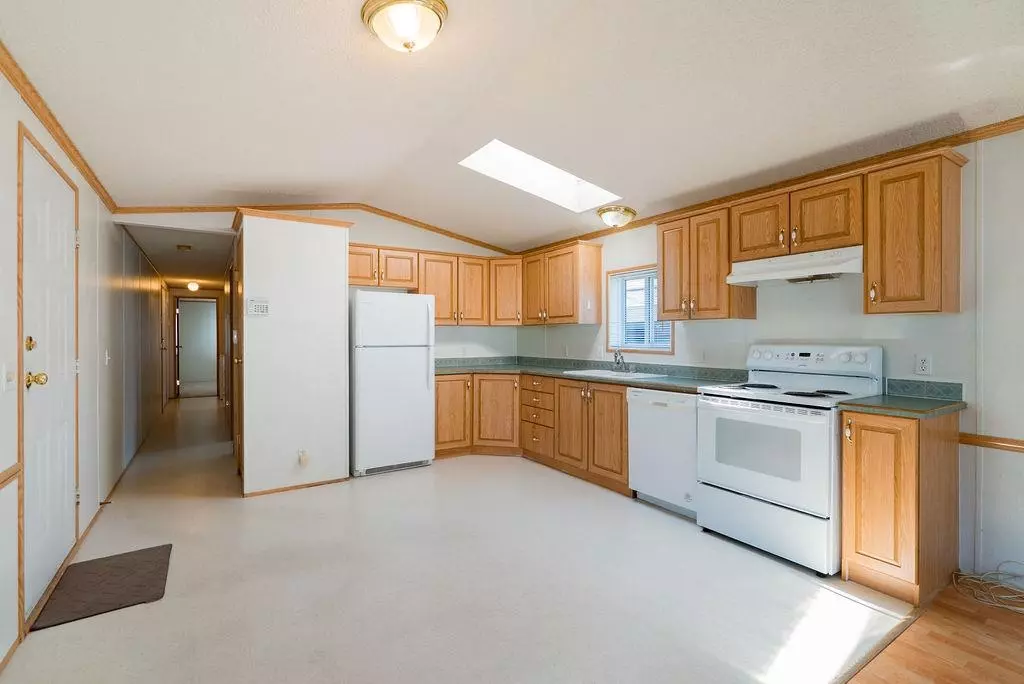Dining Area Photo of 132 19682 Poplar Drive, Pitt Meadows, BC