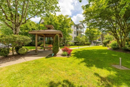 Garden / Landscaping Photo of 104 20433 53 Avenue, Langley, BC
