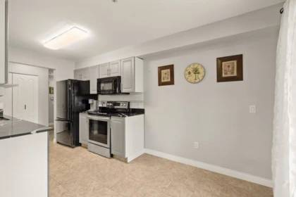 Primary Bedroom Photo of 104 20433 53 Avenue, Langley, BC