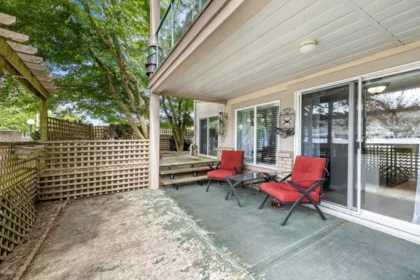 Staircase Photo of 104 20433 53 Avenue, Langley, BC