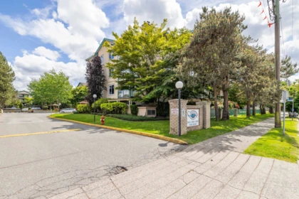 Swimming Pool Photo of 104 20433 53 Avenue, Langley, BC