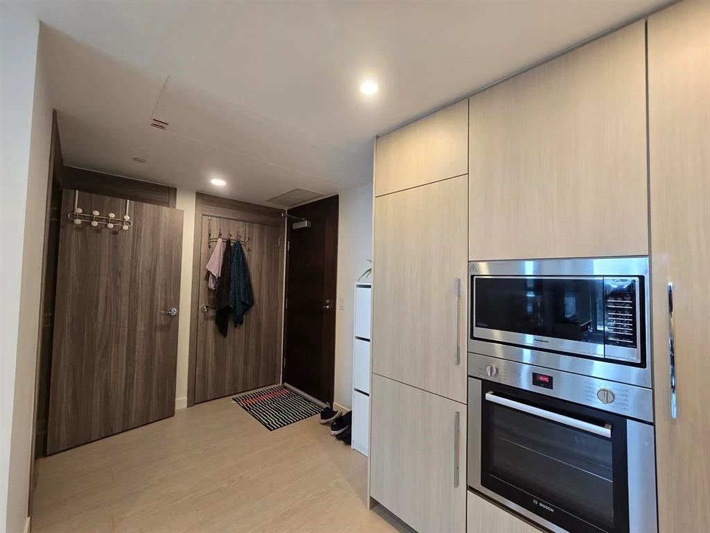 Family Room Photo of 2303 13778 100 Avenue, Surrey, BC