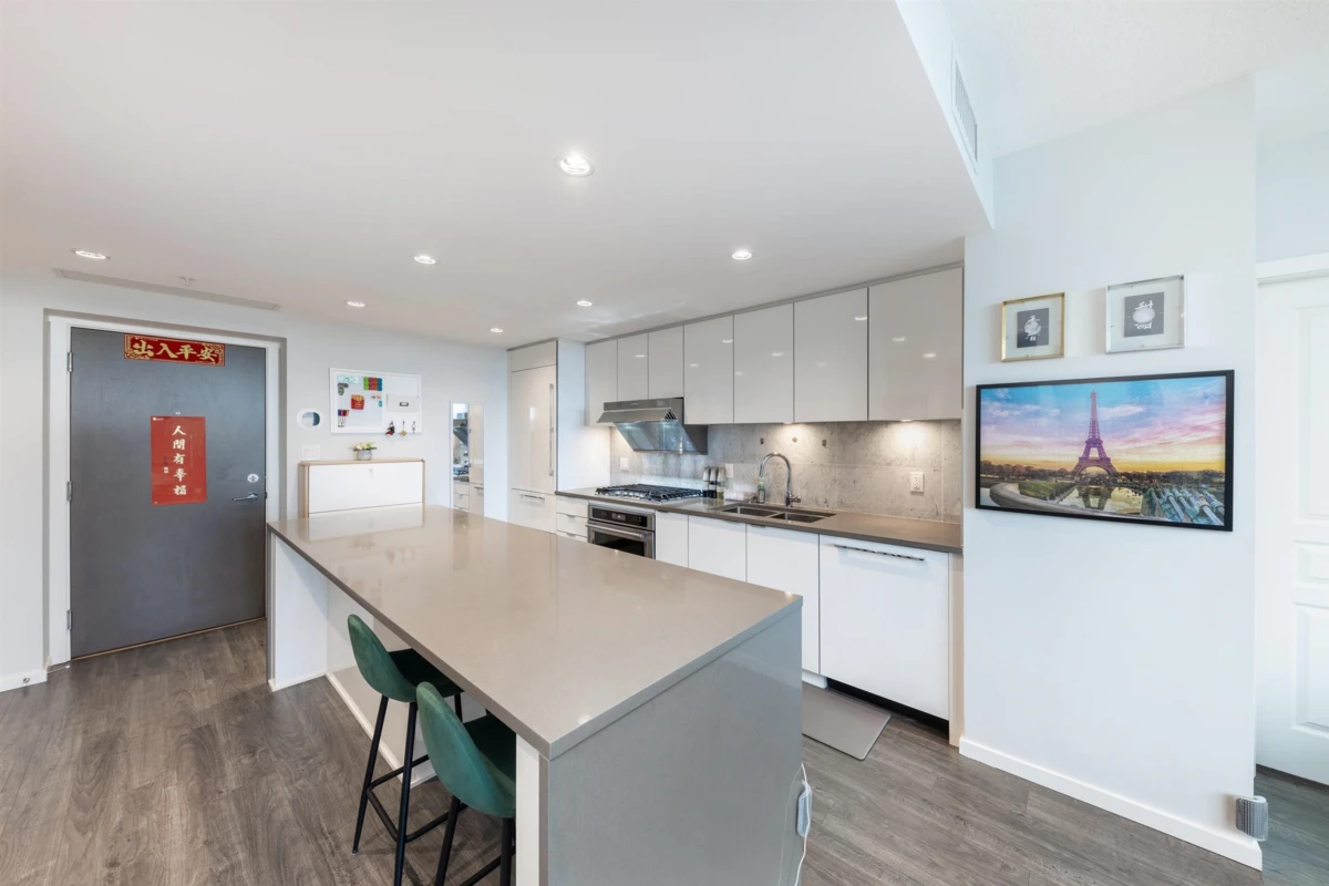 Family Room Photo of 2805 5883 Barker Avenue, Burnaby, BC
