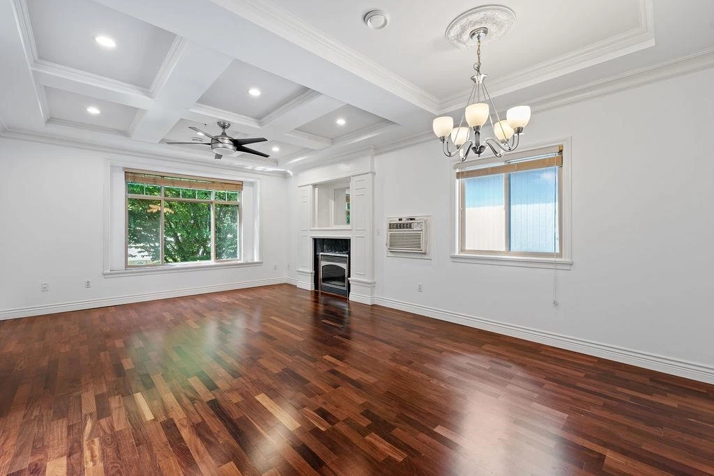 Dining Area Photo of 5388 Sherbrooke Street, Vancouver, BC