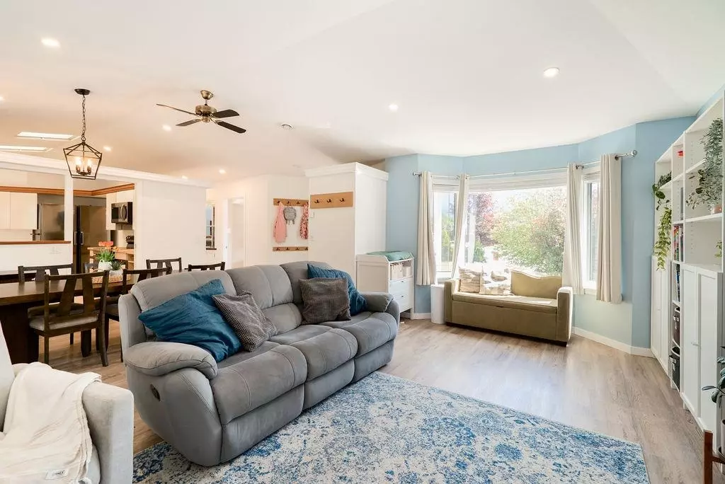 Family Room Photo of 1032 Edgewater Crescent, Squamish, BC