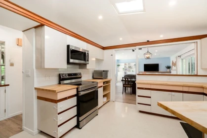 Kitchen Island Photo of 1032 Edgewater Crescent, Squamish, BC