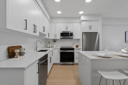 Kitchen Island Photo of 211 33820 South Fraser Way, Abbotsford, BC