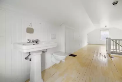 Primary Bathroom Photo of 33433 3 Avenue, Mission, BC