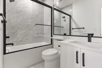 Guest Bathroom Photo of 32513 Higginbottom Court, Mission, BC