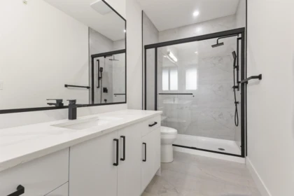 Primary Bathroom Photo of 32513 Higginbottom Court, Mission, BC