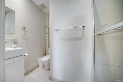 Guest Bathroom Photo of 2535 Gordon Avenue, Port Coquitlam, BC