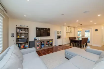 Kitchen Island Photo of 2331 Tolmie Avenue, Coquitlam, BC