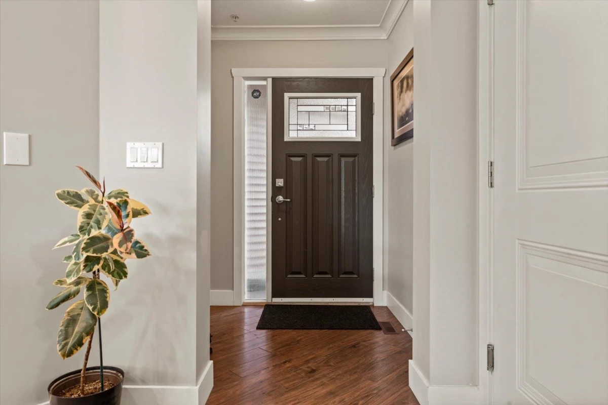 Family Room Photo of 3 45762 Safflower Crescent, Chilliwack, BC