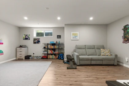 Garage Interior Photo of 3 45762 Safflower Crescent, Chilliwack, BC