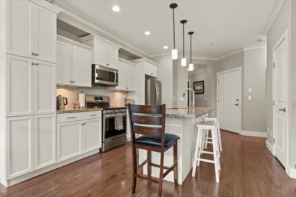 Kitchen Island Photo of 3 45762 Safflower Crescent, Chilliwack, BC