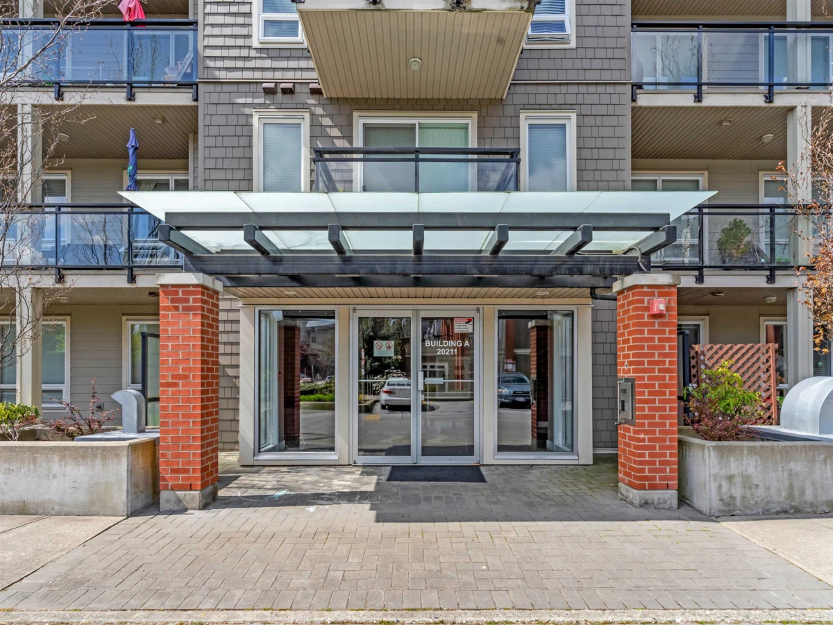 Family Room Photo of A119 20211 66 Avenue, Langley, BC