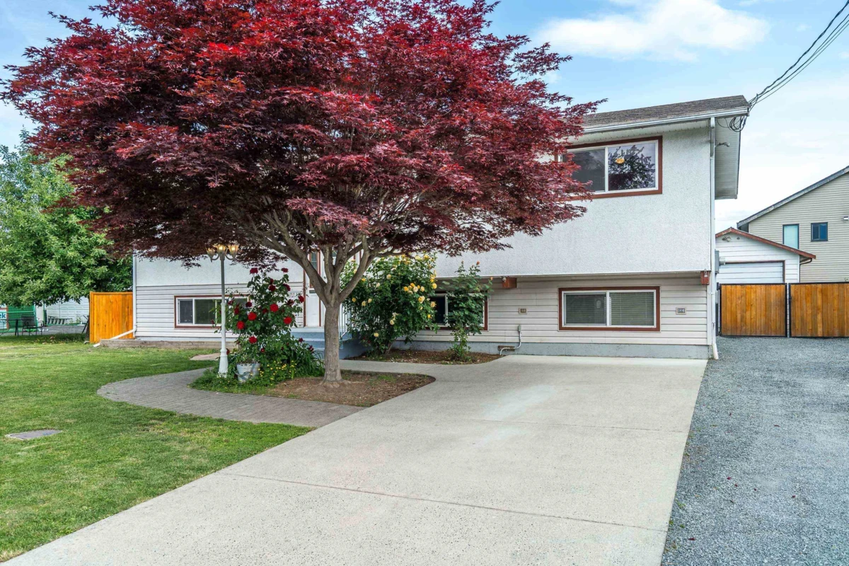 Living Room Photo of 8550 Cramer Drive, Chilliwack, BC