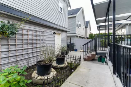 Garden / Landscaping Photo of 19470 72 Avenue, Surrey, BC